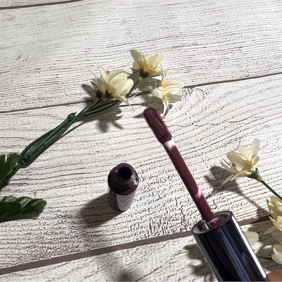 NYX Professional Makeup Intense Butter Gloss Tester in Oatmeal Raisin - Picture 8 of 11